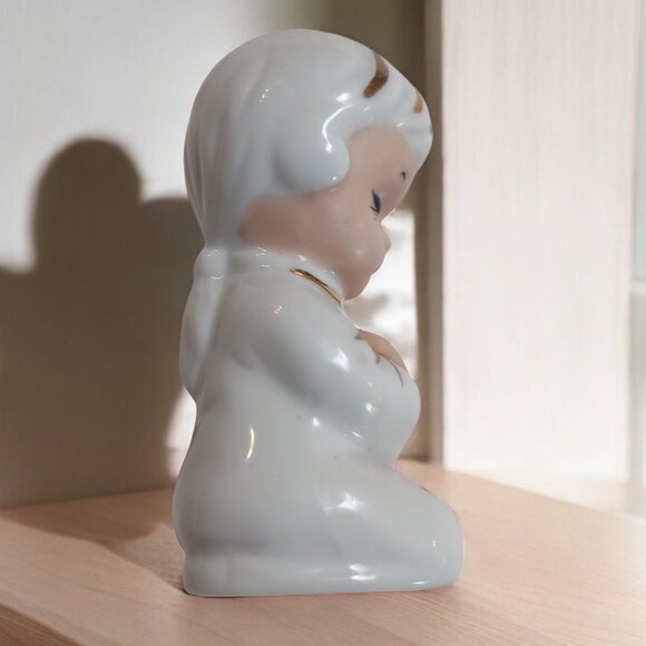 Vintage Hand-Painted Porcelain Figurine of Praying Little Girl Made in Japan - Picture 7 of 10